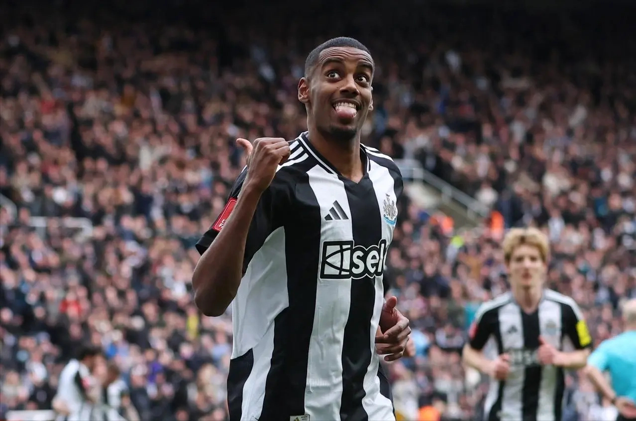 英超联赛焦点战：阿森纳主场迎战曼城巅峰对决